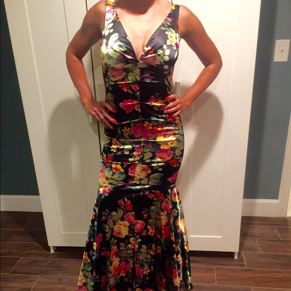 Beautiful Body Hugging Dress